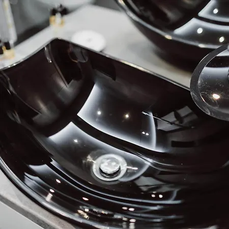 酒店 Leo Main Square 4*